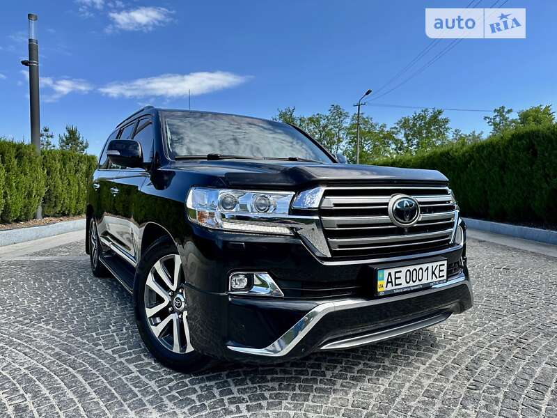 2016 toyota land cruiser 200