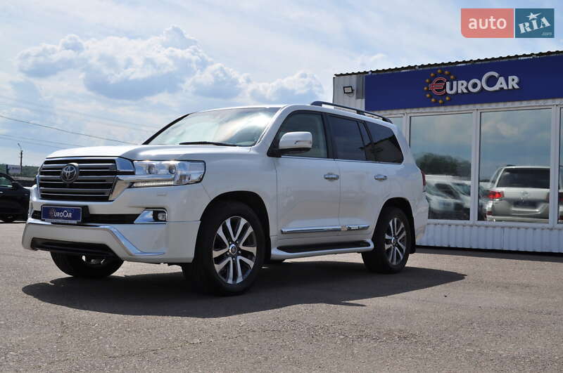 2016 toyota land cruiser 200