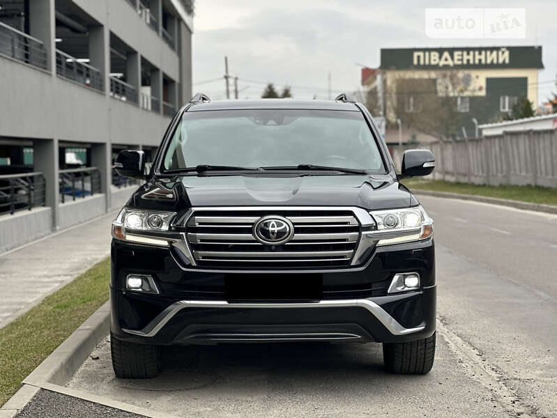 2016 toyota land cruiser 200
