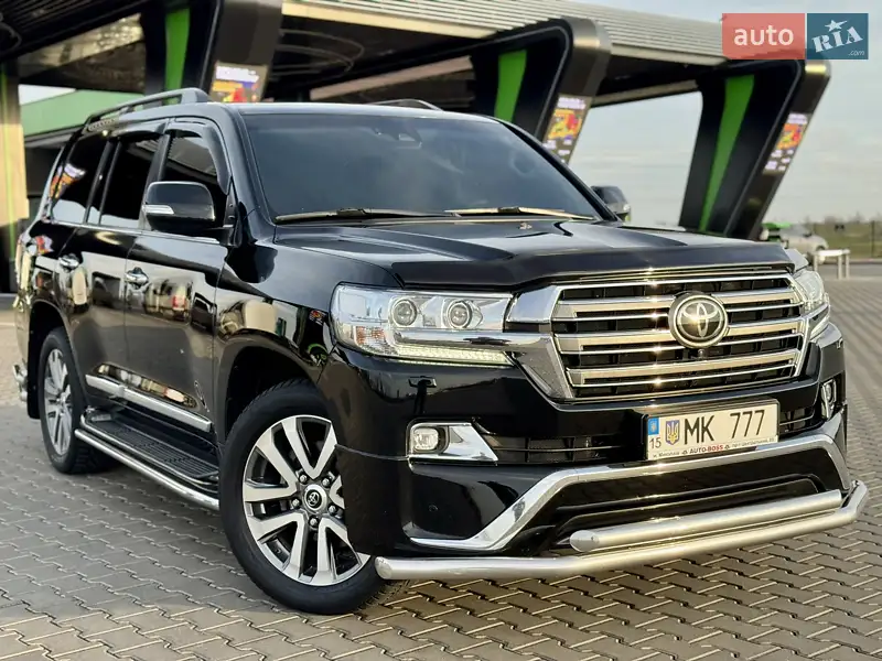 2017 toyota land-cruiser-200