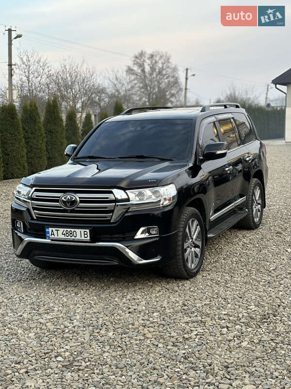 2018 toyota land cruiser 200
