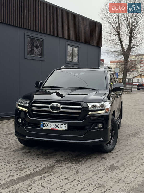 2019 toyota land cruiser 200