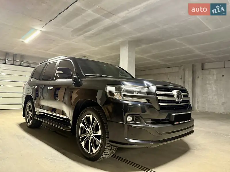2020 toyota land cruiser 200