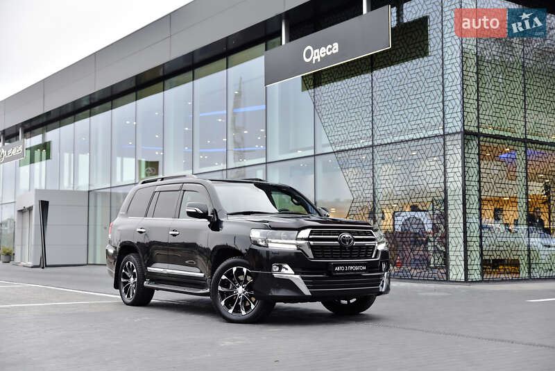2020 toyota land cruiser 200