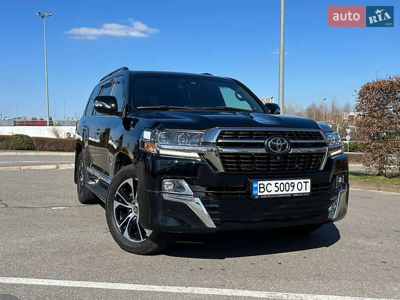 2020 toyota land cruiser 200