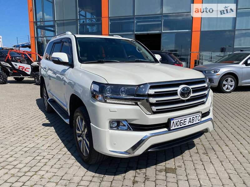 2016 toyota land cruiser 200