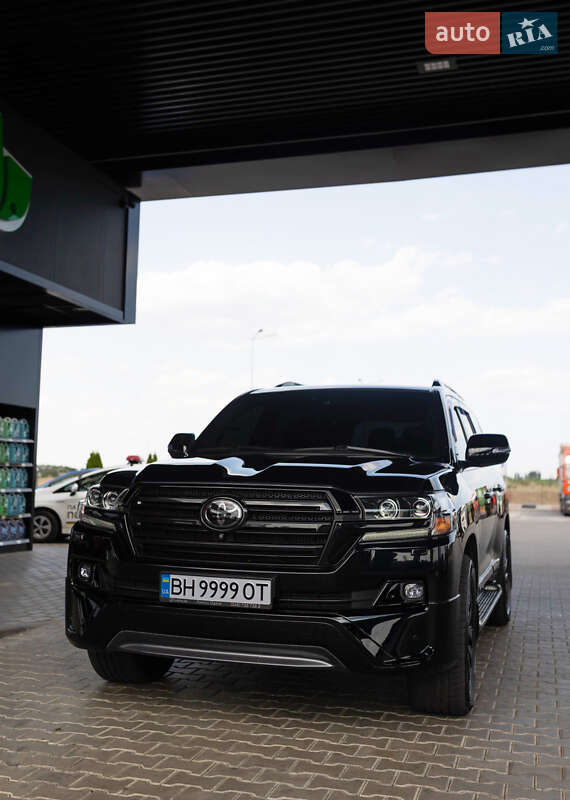 2016 toyota land cruiser 200
