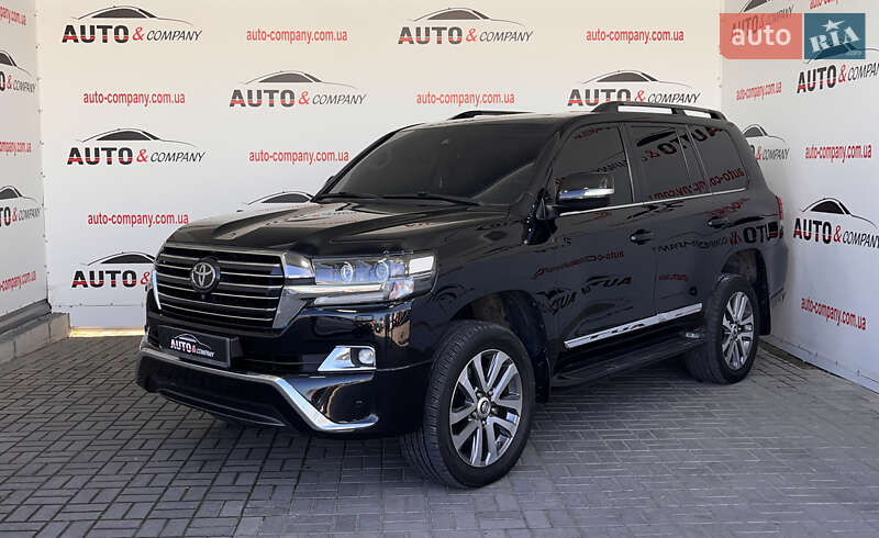 2017 toyota land cruiser 200