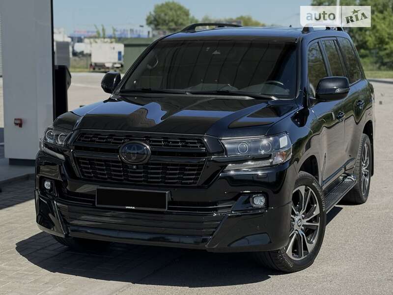 2019 toyota land cruiser 200