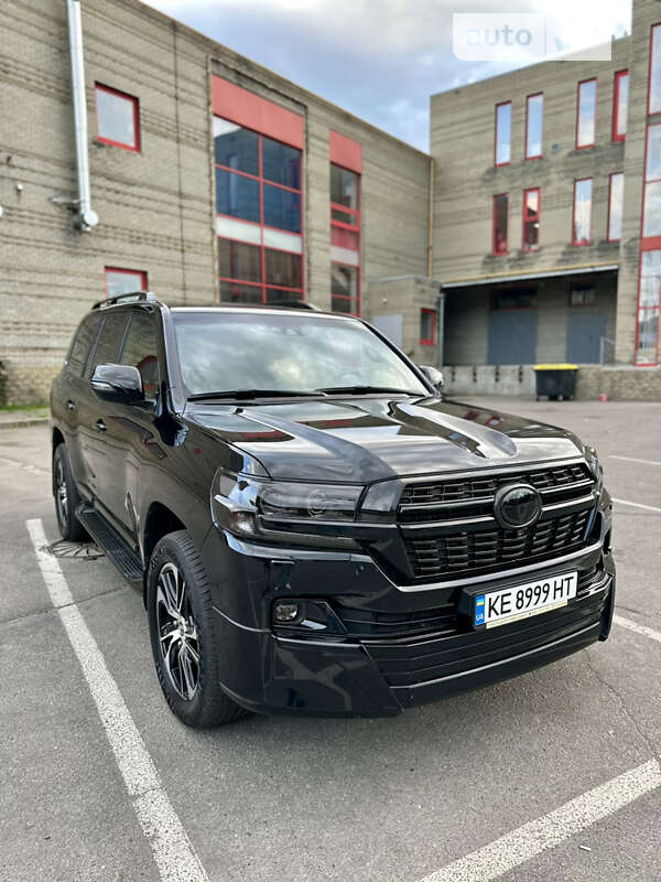 2020 toyota land cruiser 200