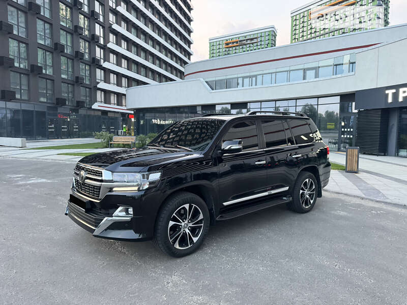 2020 toyota land cruiser 200