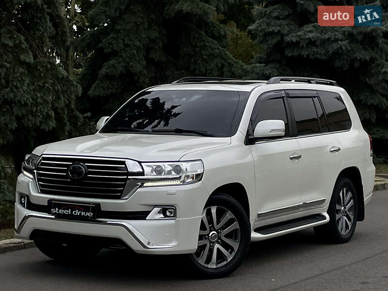 2016 toyota land cruiser 200