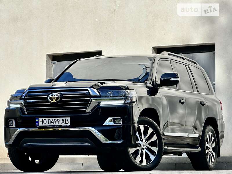 2016 toyota land cruiser 200