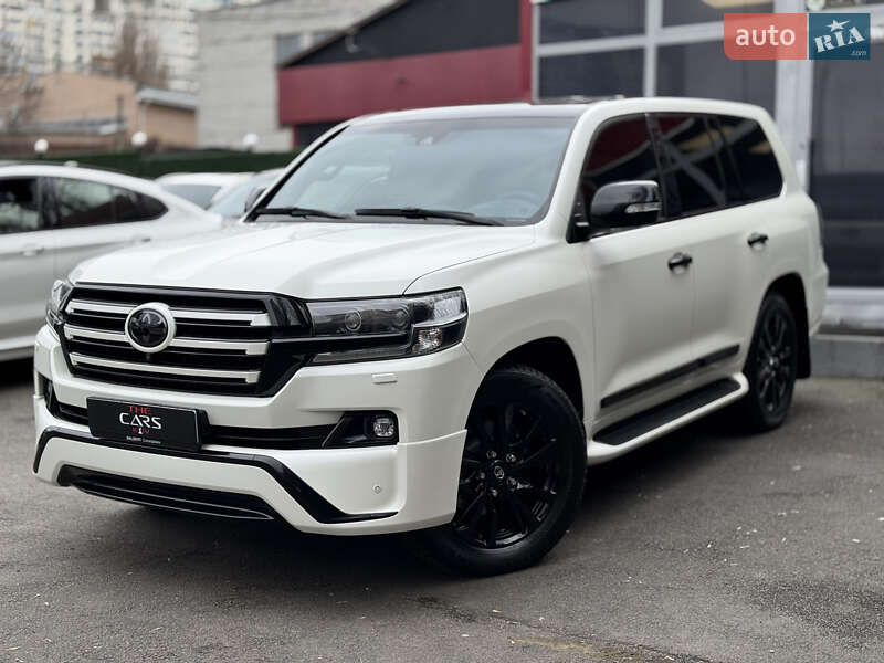2016 toyota land cruiser 200