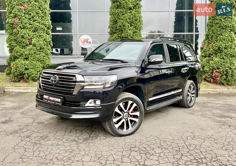 2018 toyota land cruiser 200