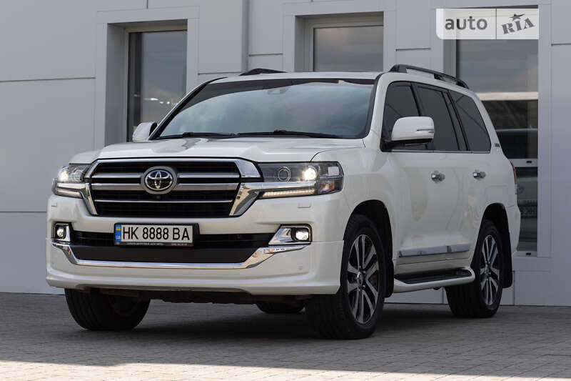 2018 toyota land cruiser 200