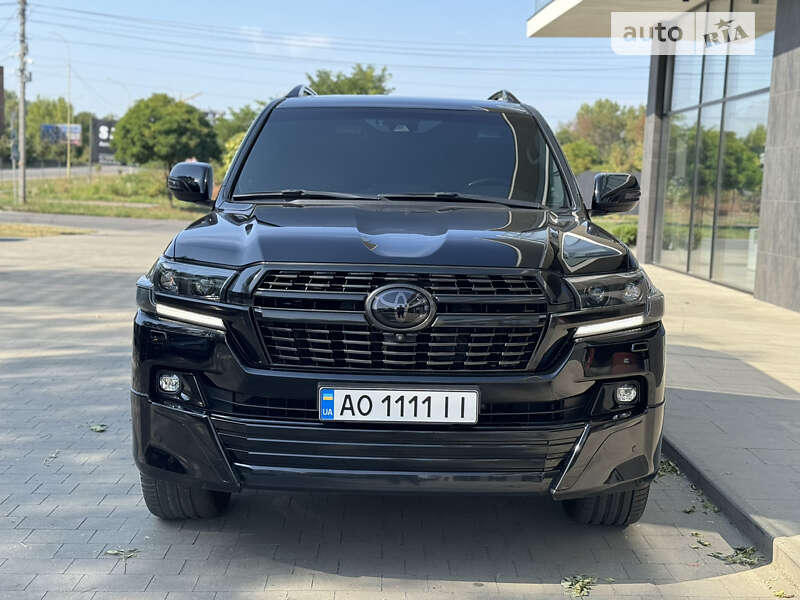 2020 toyota land cruiser 200