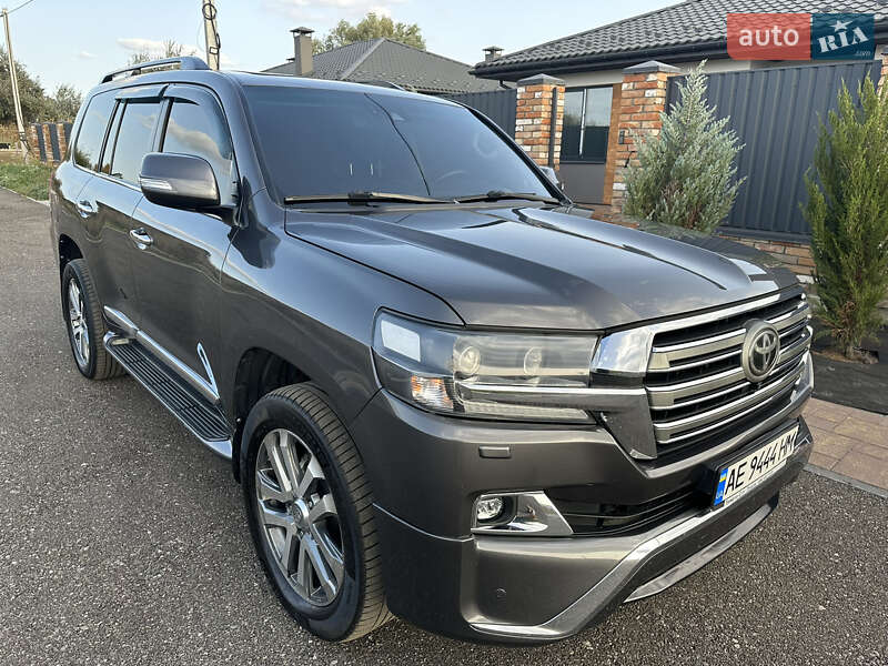 2016 toyota land cruiser