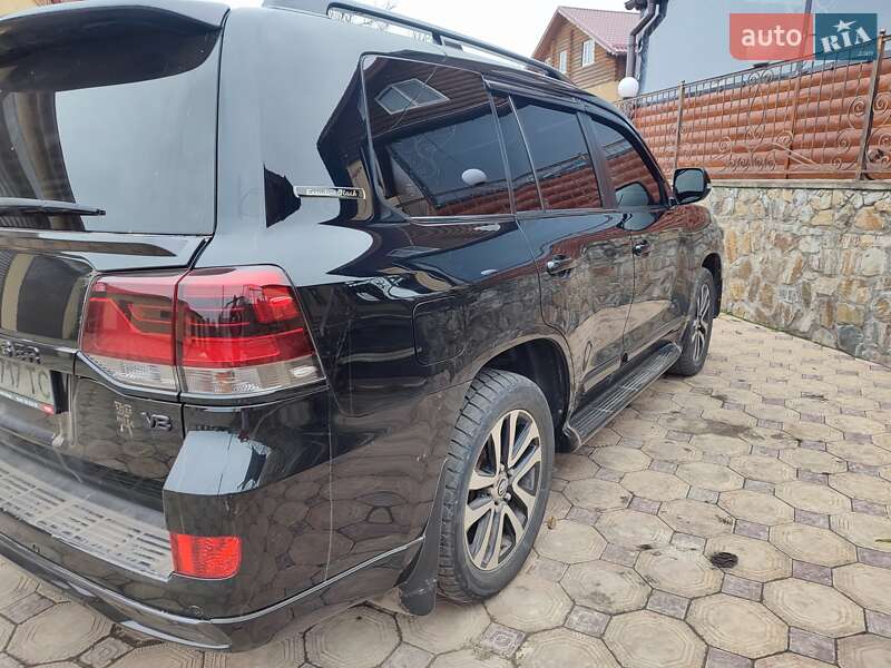 2016 toyota land cruiser 200