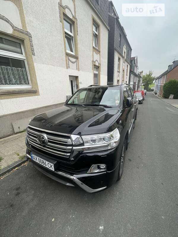 2017 toyota land cruiser
