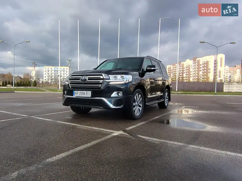 2018 toyota land-cruiser-200