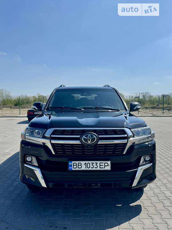 2020 toyota land cruiser 200