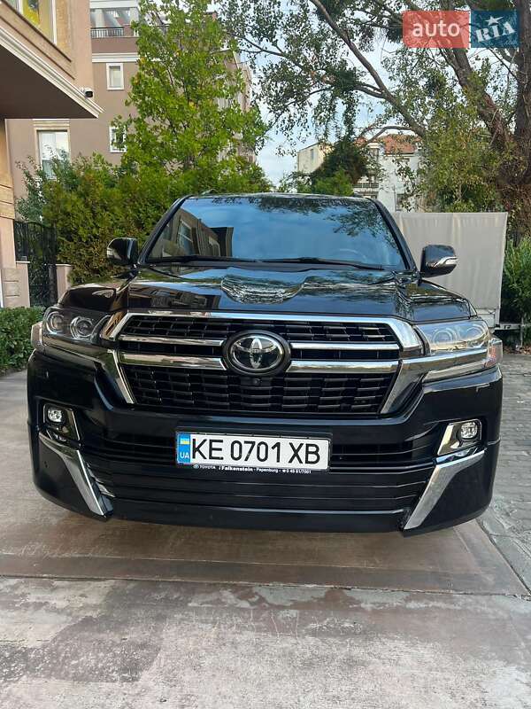 2020 toyota land cruiser 200