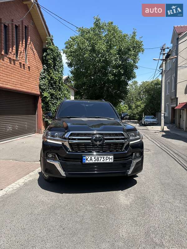 2020 toyota land cruiser 200