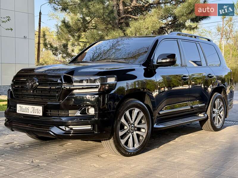 2016 toyota land cruiser 200