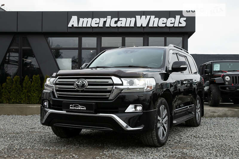 2016 toyota land cruiser 200