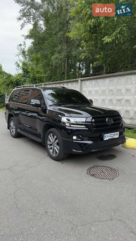 2016 toyota land cruiser 200