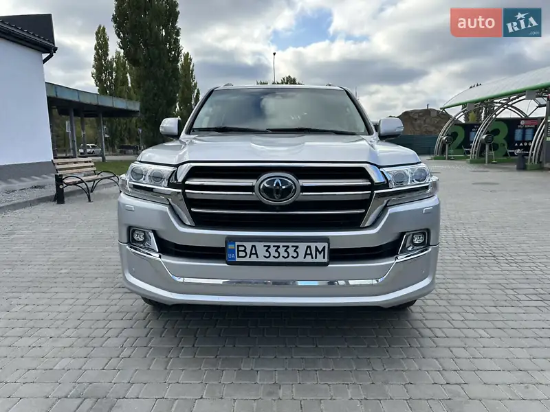2019 toyota land-cruiser-200