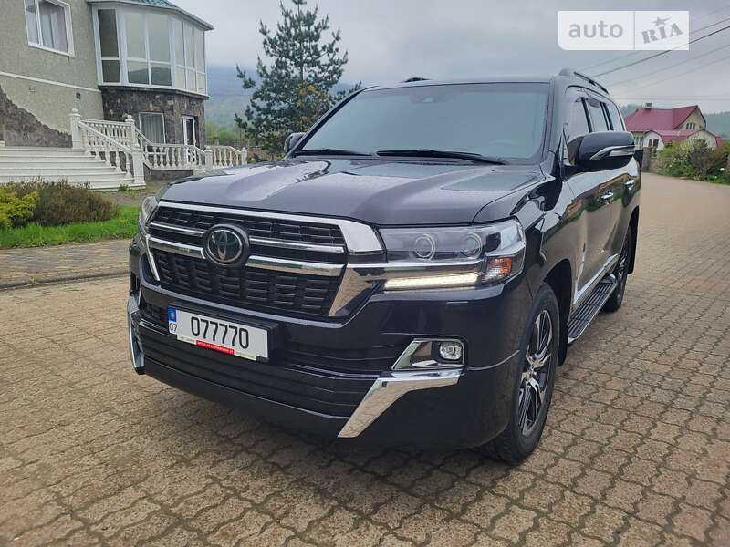 2020 toyota land cruiser 200