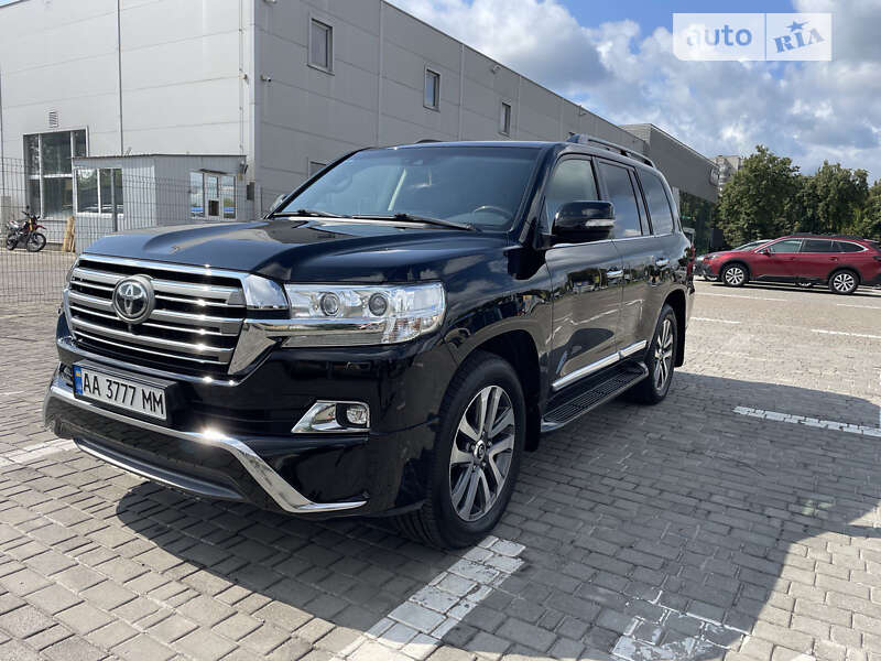 2016 toyota land cruiser 200