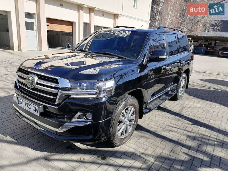2019 toyota land-cruiser-200