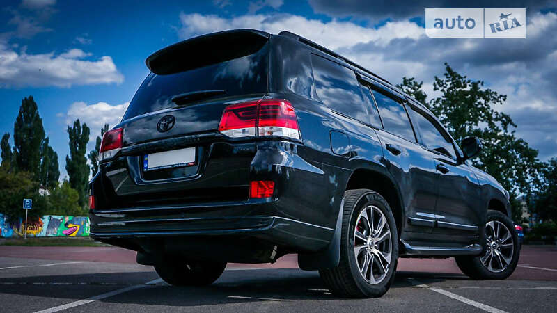 2020 toyota land cruiser