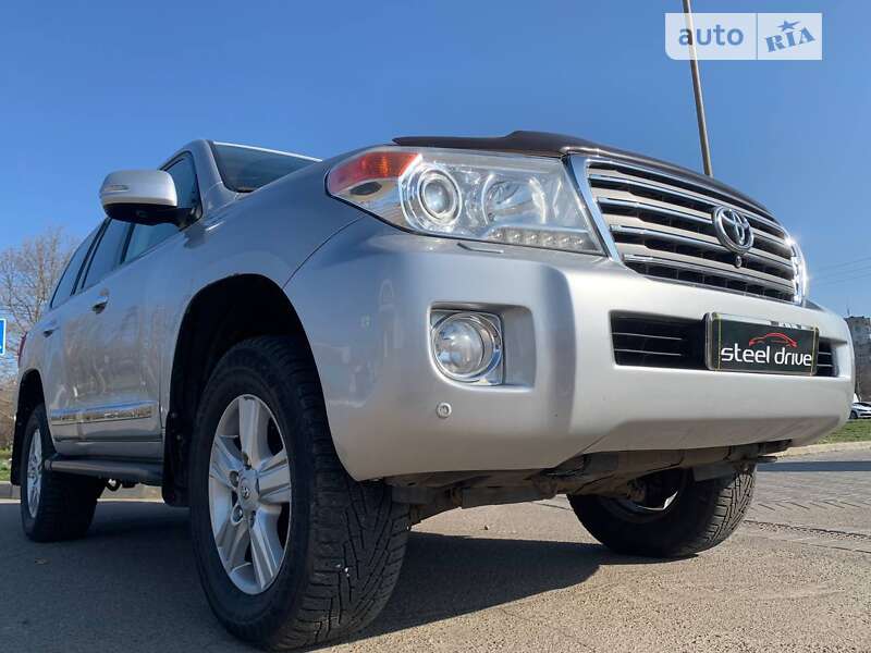 2012 toyota land cruiser