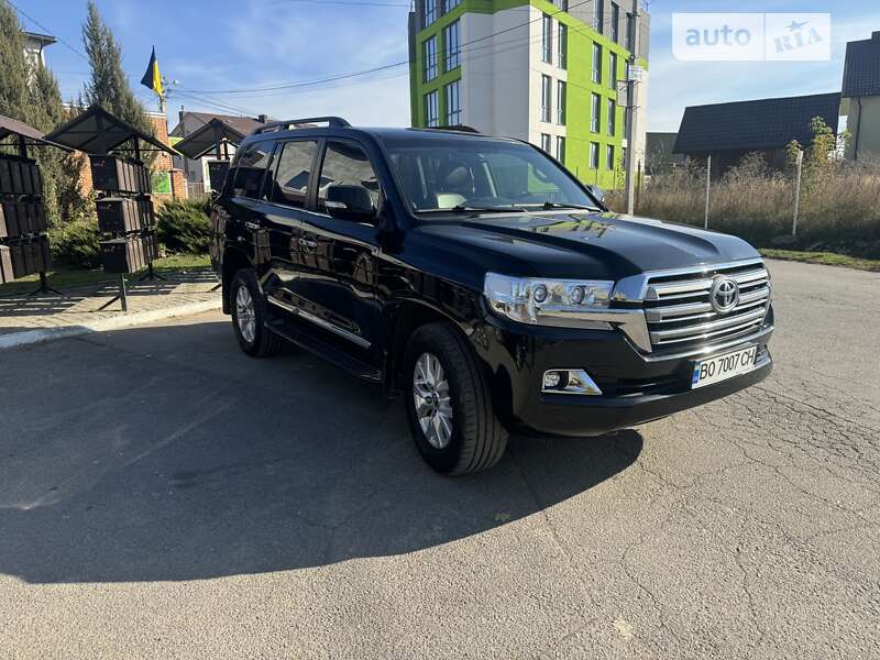 2019 toyota land cruiser