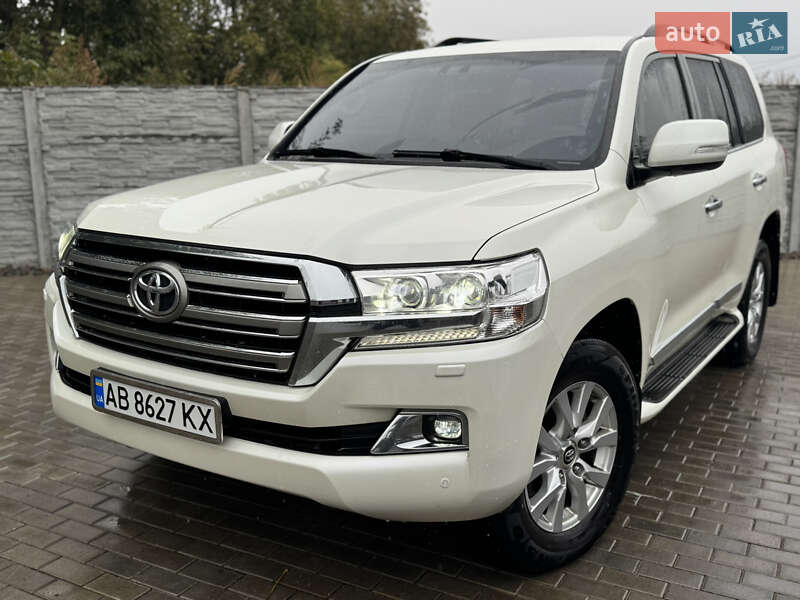 2019 toyota land cruiser 200
