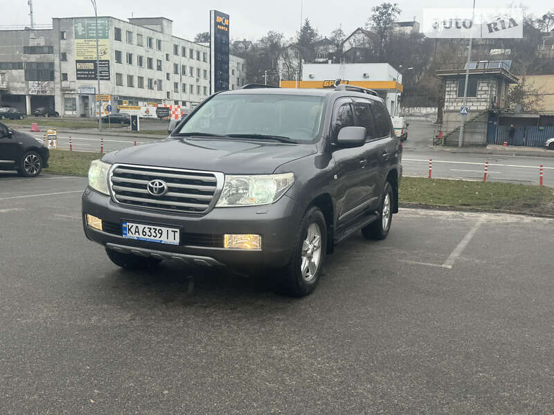 2008 toyota land cruiser 200