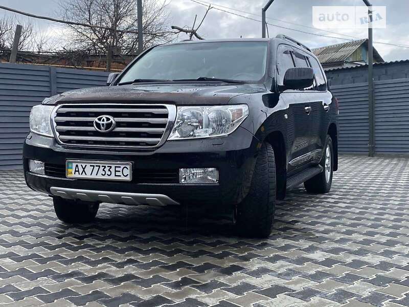 2011 toyota land cruiser