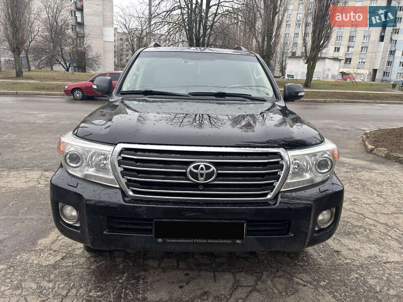2014 toyota land cruiser
