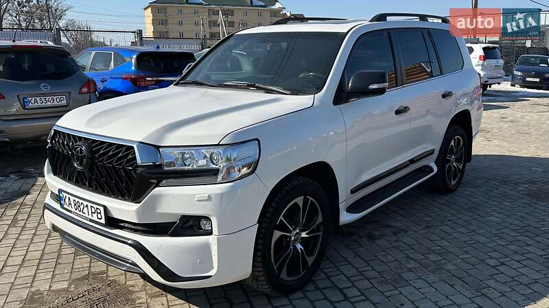 2020 toyota land cruiser 200