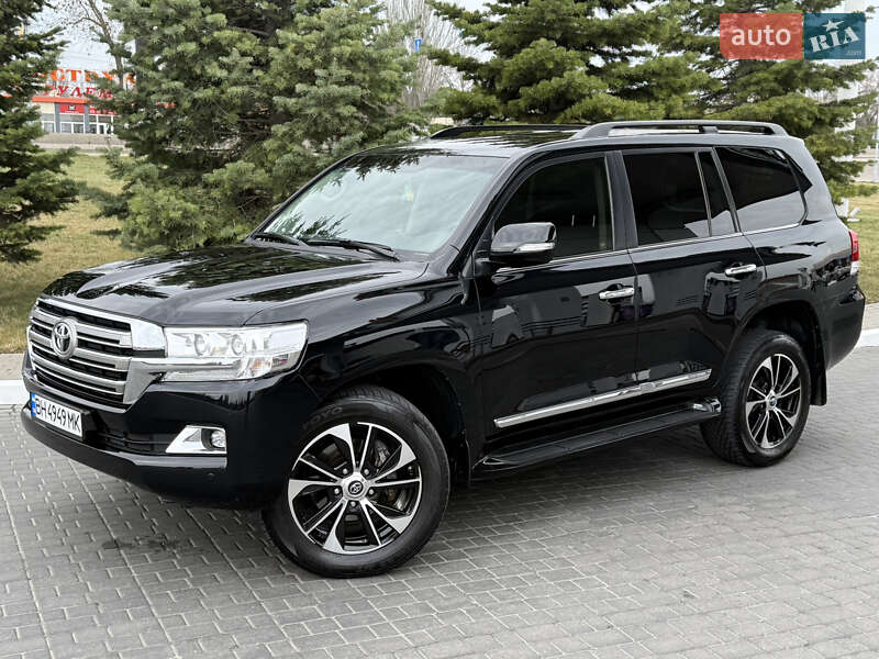 2020 toyota land cruiser 200