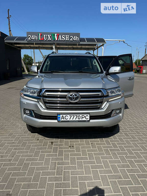 2017 toyota land cruiser