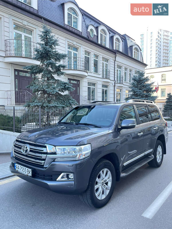 2019 toyota land cruiser