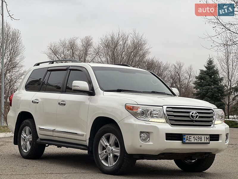 2013 toyota land cruiser