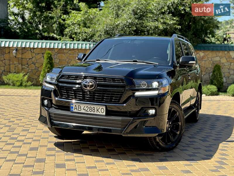 2012 toyota land cruiser 200