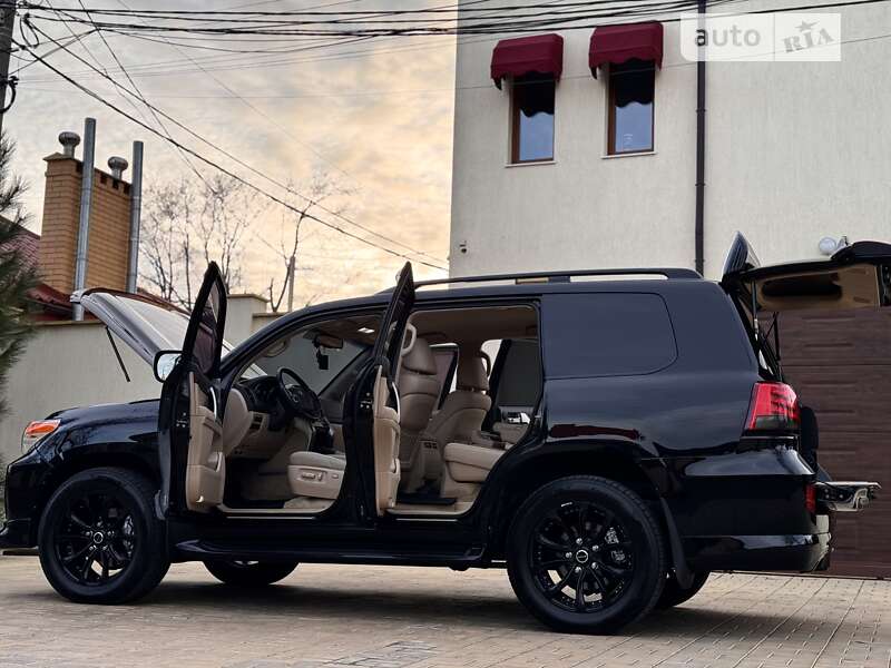 2014 toyota land cruiser 200