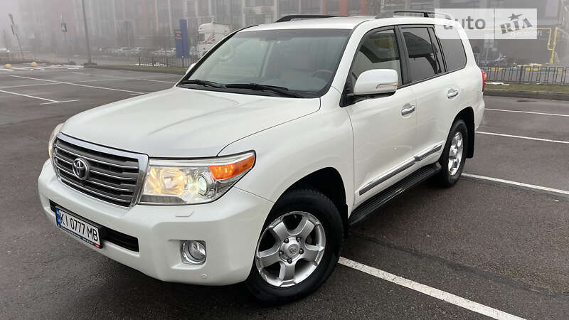 2013 toyota land cruiser
